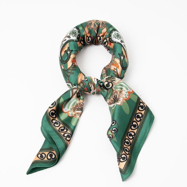 Huvudbild Liten grön-orange scarf - Blommönster - 70x70 cm