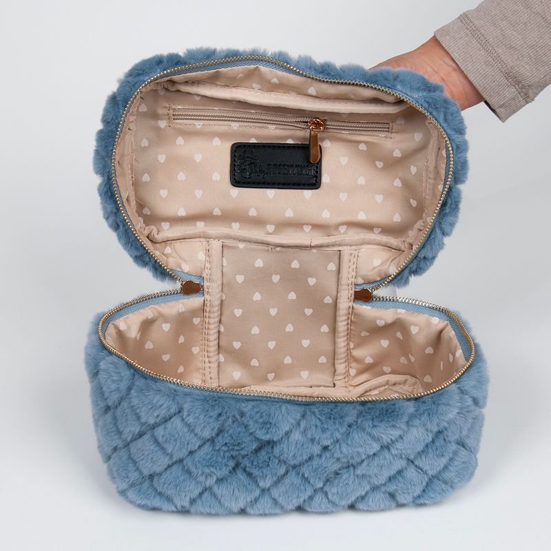 Stor makeup bag i fuskpels jeansblå