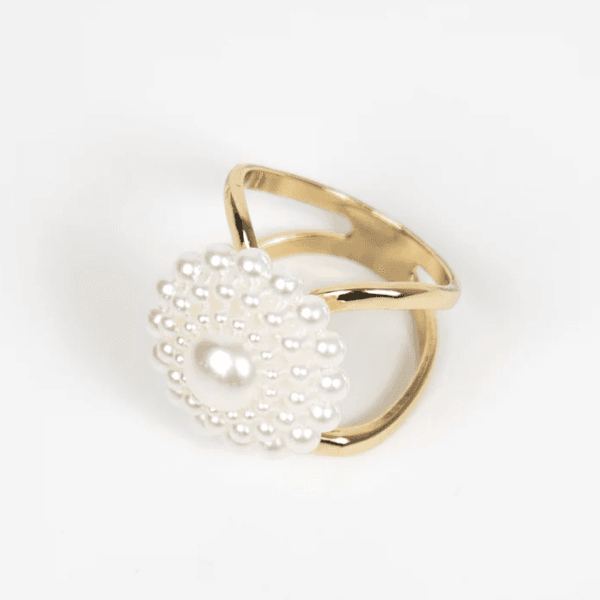 Huvudbild Scarf-ring med pärldetaljer – elegant ...