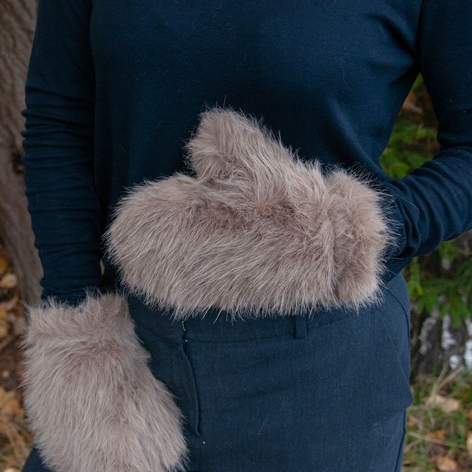 Huvudbild Vantar i fuskpäls kall beige