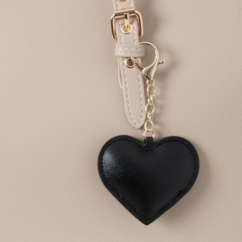 Väskadekoration med hjärta - svart