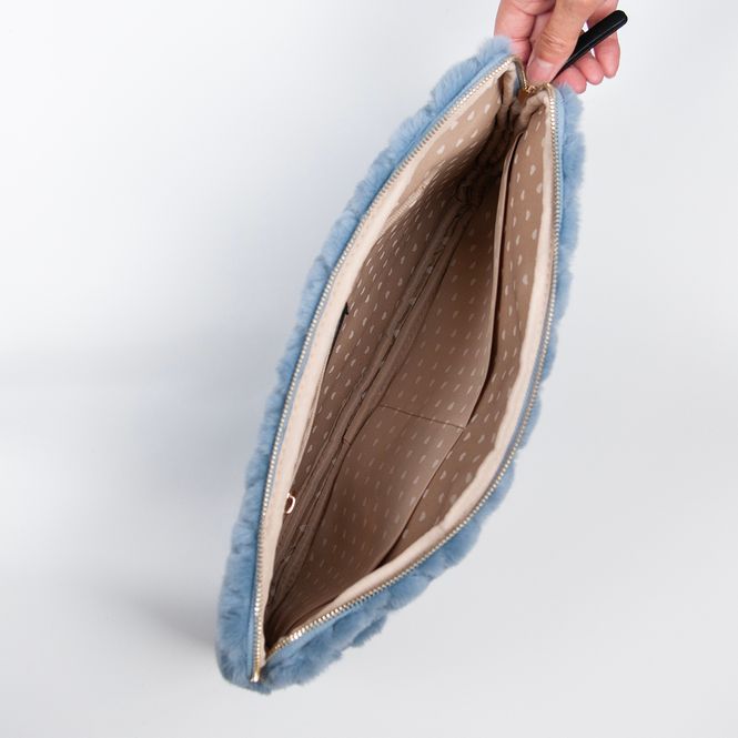 Huvudbild Datorfodral 16 tum i fuskpäls jeansblå