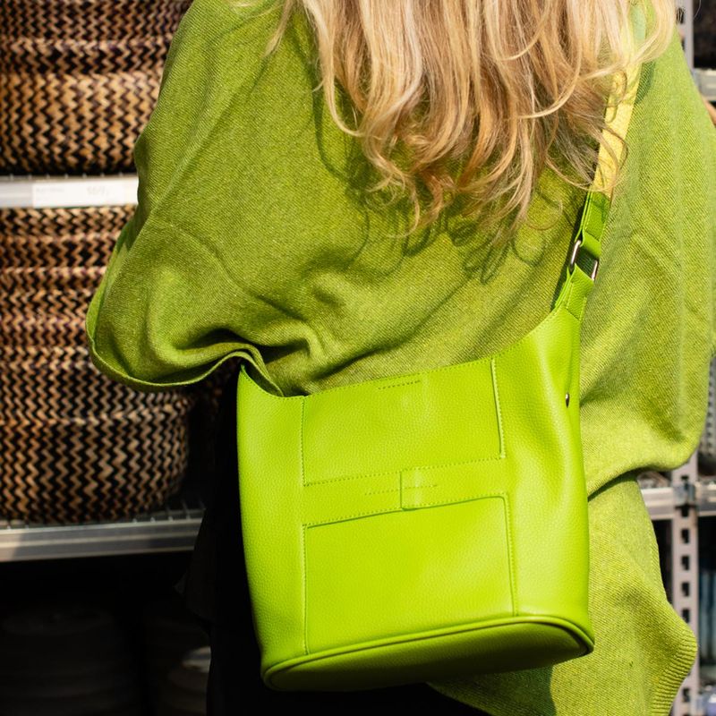 Anna liten crossbodyväska - lime