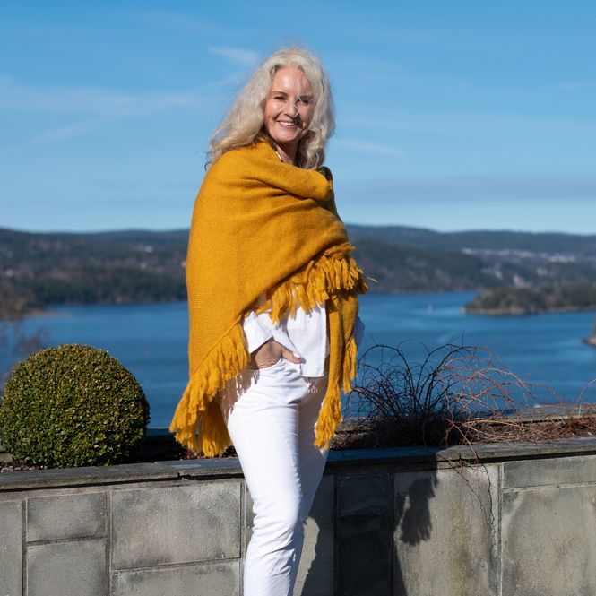 Huvudbild Sjal i mohairmix - ockragul