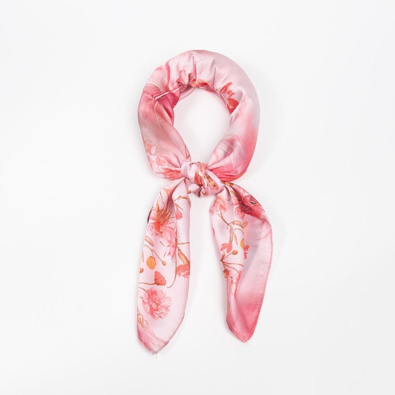 Lite skjerf med blomster i rosa og korall 70x70
